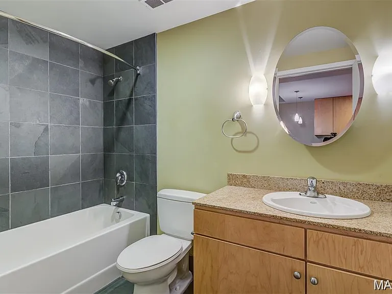314 N Broadway Ave #502 — Photo 8