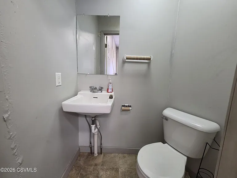 525 N Market St — Photo 16