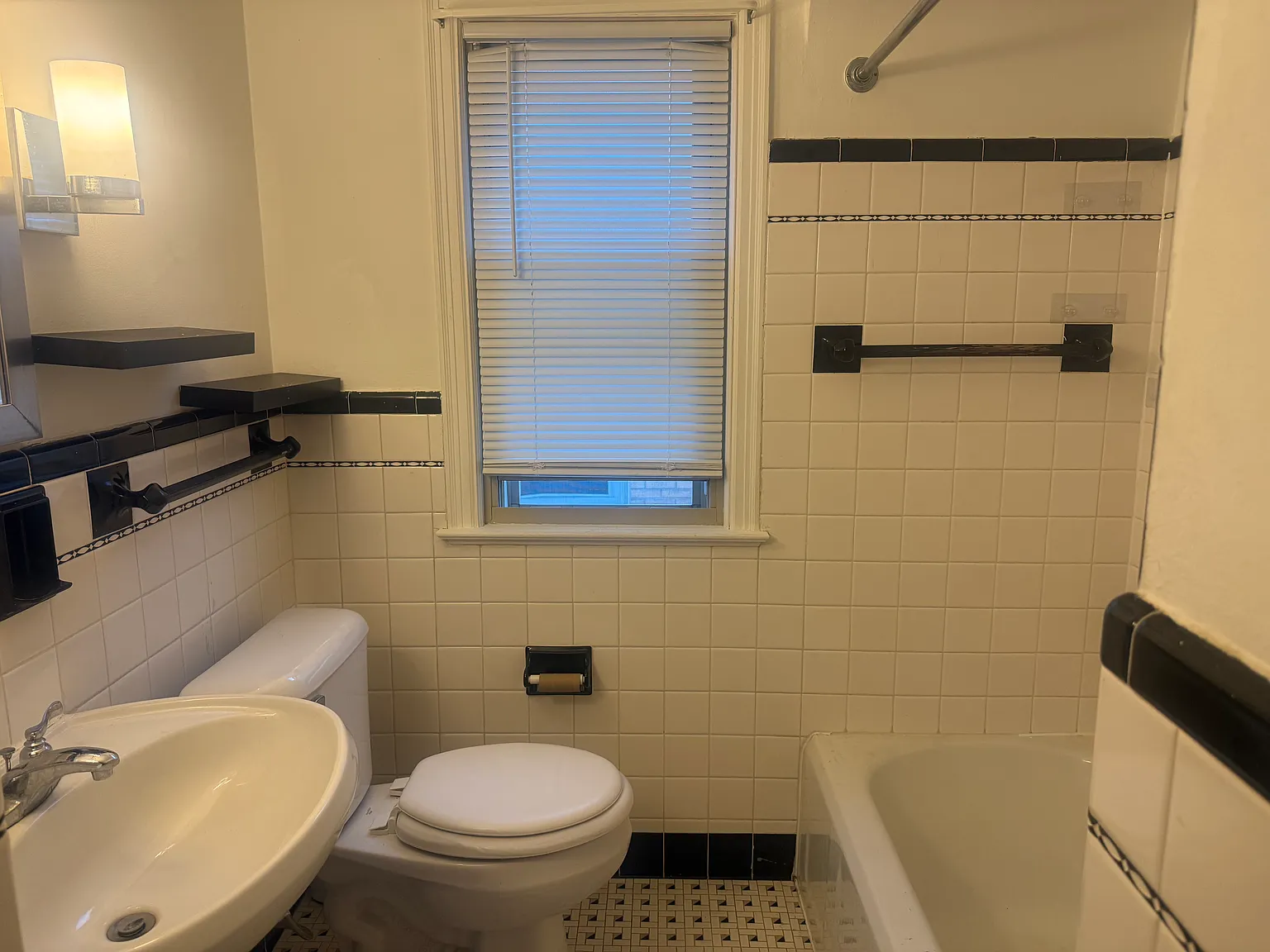1 bed, 780 sqft, $960 — Photo 2