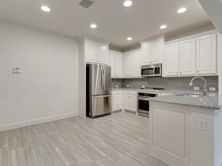 4690C Rhett Ln — Photo 7