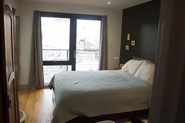 Rented by Realty Advisors Group | media 18