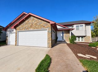 111 Hill St, Montrose, MN 55363