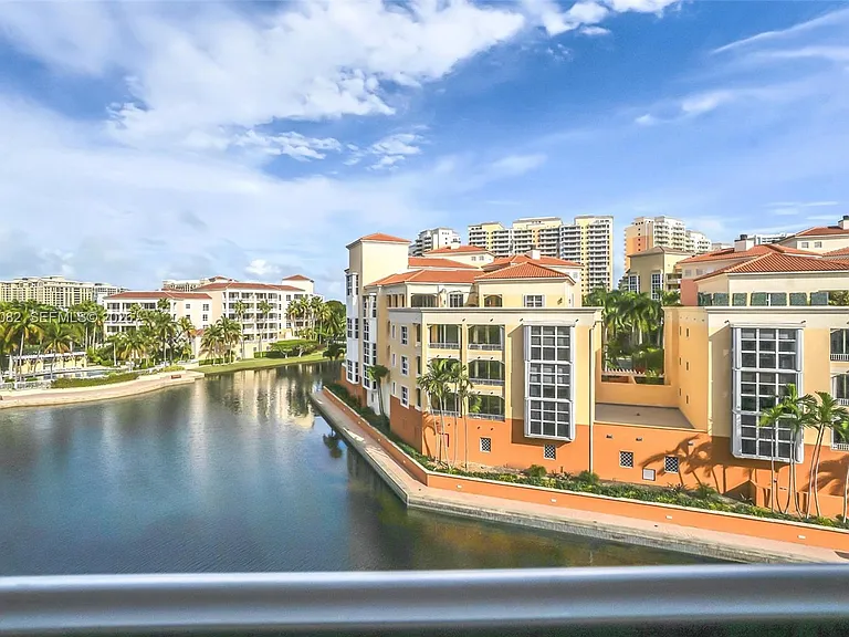 735 Crandon Blvd #503 — Photo 3