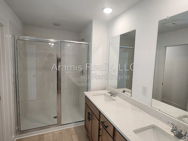 450 Laurelwood Ln #1 — Photo 11