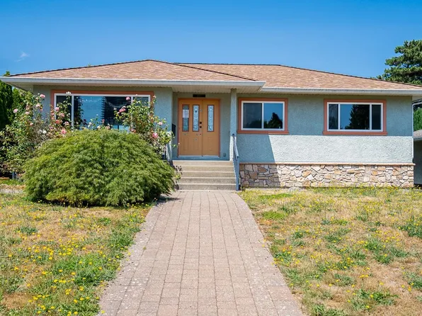 4871 Highlawn Dr, Burnaby, BC V5C 3T2