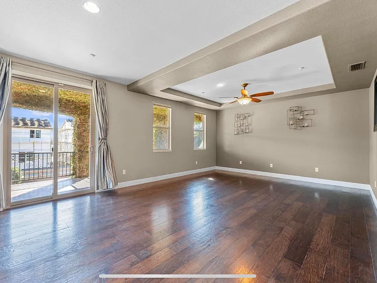 701 Rolling Green Dr — Photo 31