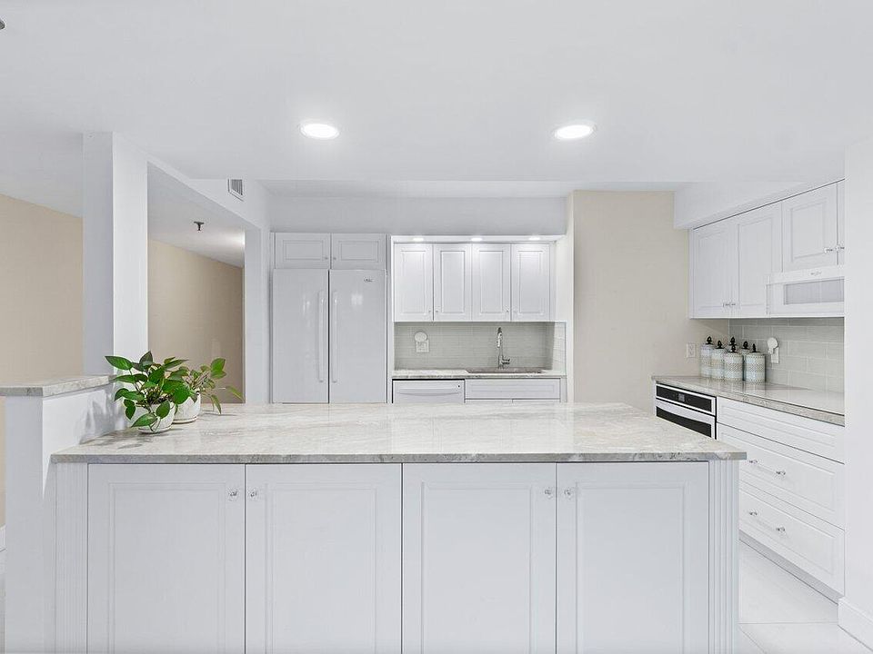 1st image of 3407 S Ocean Boulevard #1d