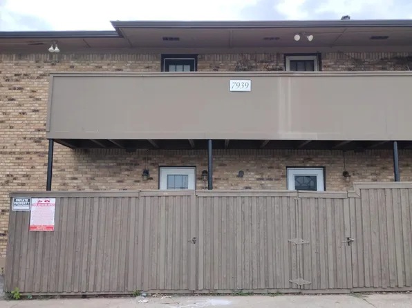 7939 Royal Ln APT 126, Dallas, TX 75230