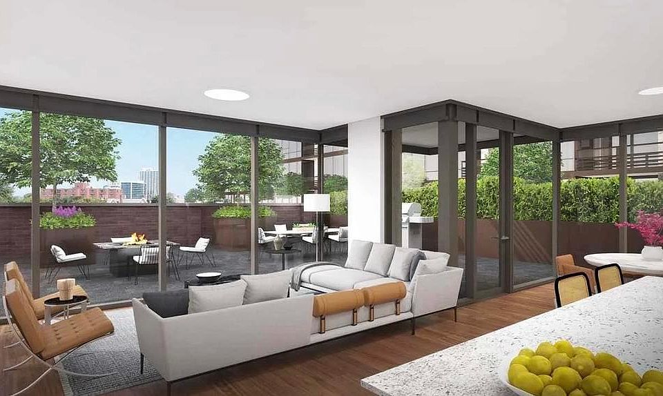 1st image of 657 W Cornelia Ave #4