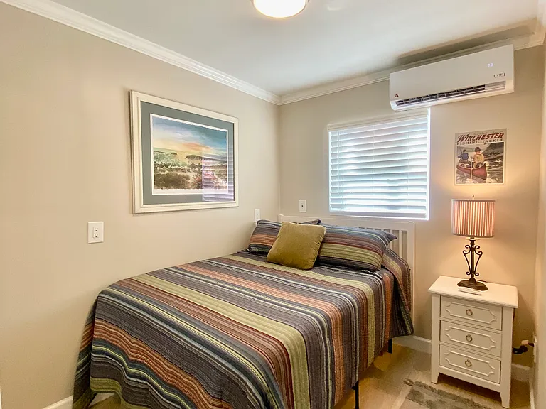 2109 Pine Tree Dr #4 — Photo 16