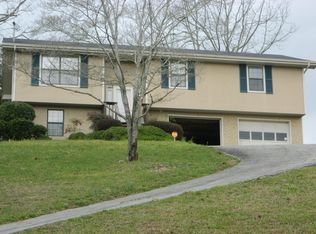 1661 Stoney Point Cir, Rocky Face, GA 30740