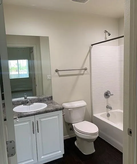 Eastridge Apartments — Photo 83