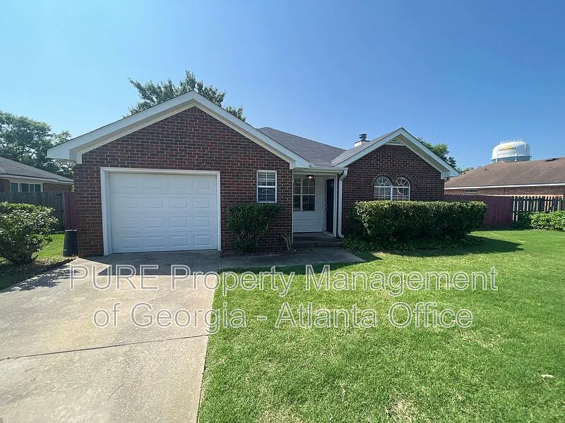 3 bed, 2.0 bath, 1400 sqft, $1,649 — Photo 3