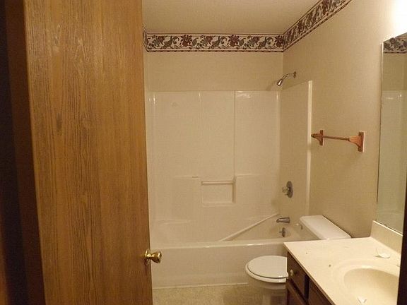 2nd bathroom