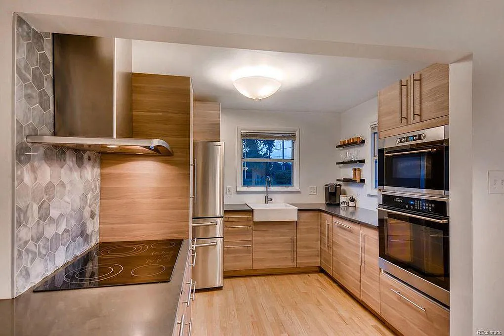 2595 Garrison St — Photo 4