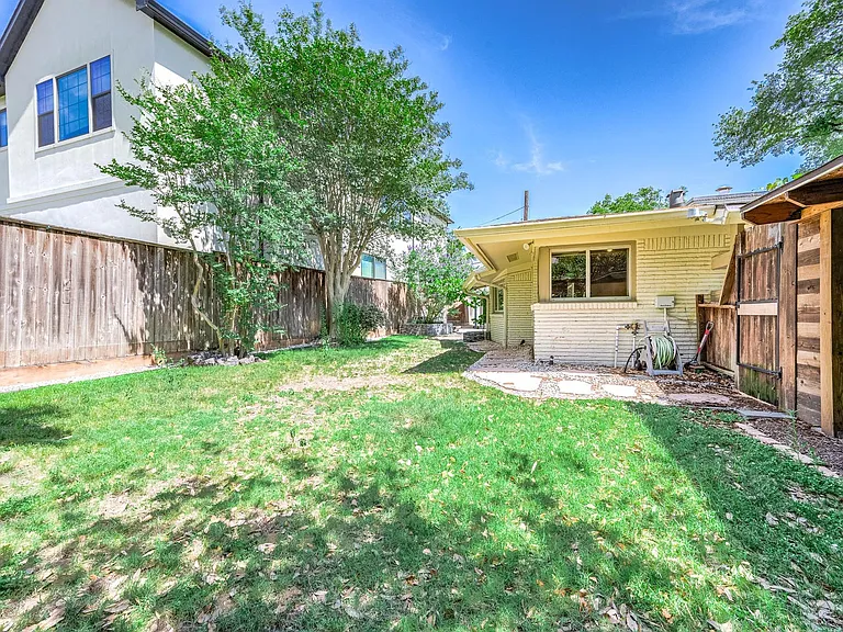 6825 Bellgreen Dr — Photo 28