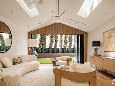 4615 Cedros Ave, Sherman Oaks, CA, 91403