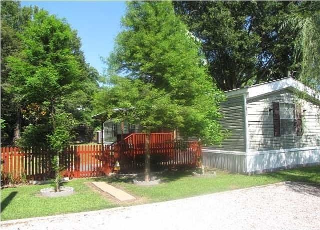 1st image of 29796B Burns Ln