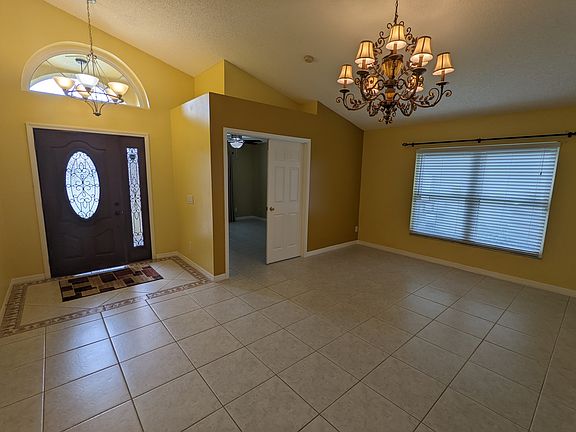 4th image of 1729 Snaresbrook Way