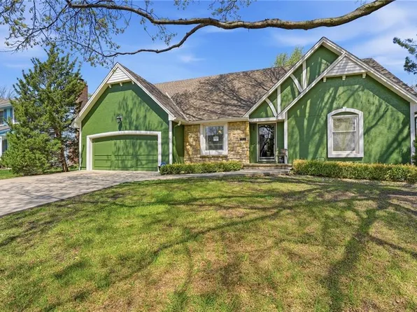 1204 SE 11th St, Lees Summit, MO 64081