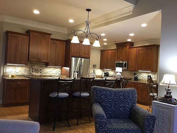 3rd image of 1487 Oakmont Pl