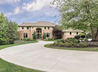 104 Partridge Ln, Chagrin Falls, OH 44022