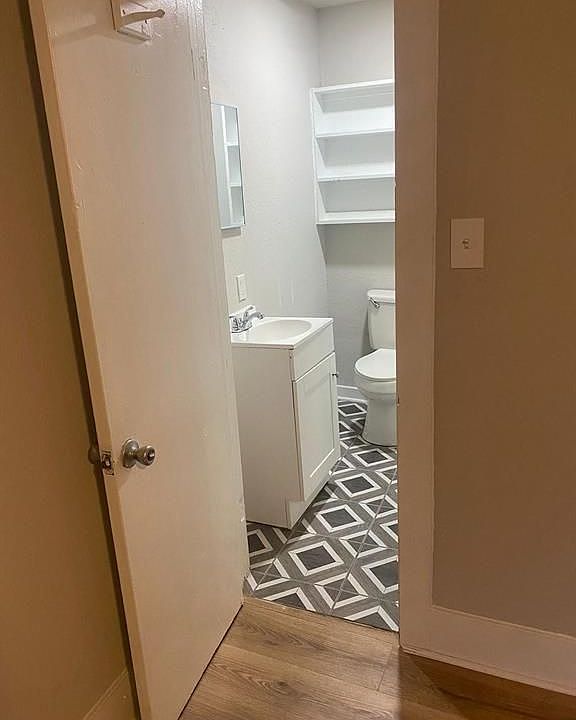 1st image of 315 8th Ave N #2