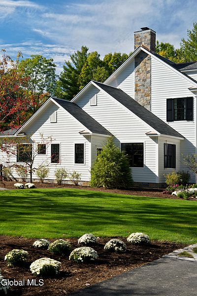 5th image of 4 Saratoga Farm Road