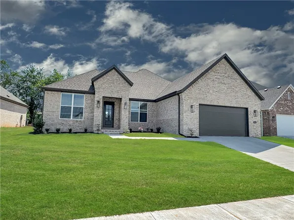 4818 N Parley Bnd, Fayetteville, AR 72764