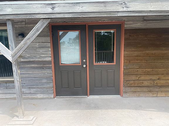 Front apartment entrance 
