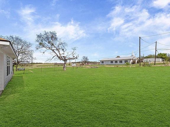 5th image of 204 N Wiebusch St