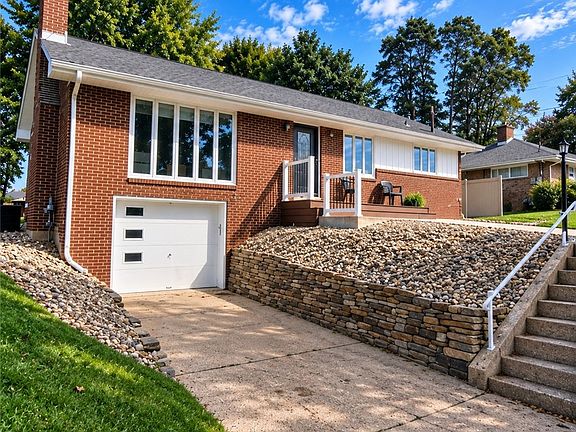 2nd image of 6 Greenview Dr