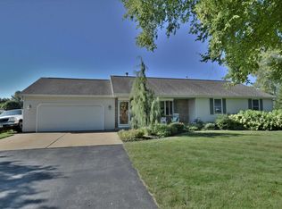 2115 Weedy St, Suamico, WI 54313