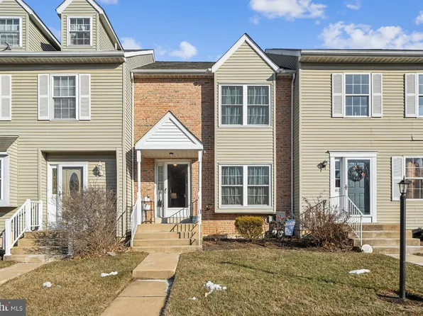 81 Louis James Ct #81, Aston, PA 19014