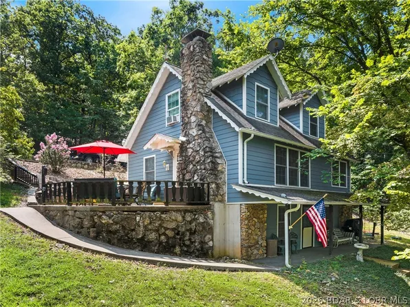54 Curvy Rd, Camdenton, MO 65020