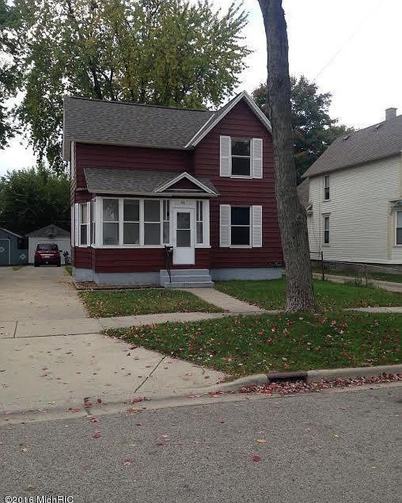 1st image of 84 E 15th St