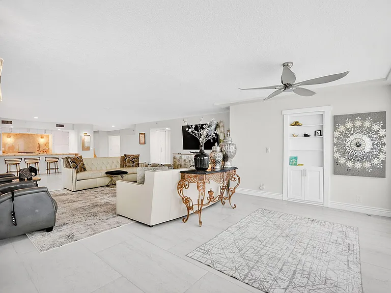 7233 Promenade Dr #101 — Photo 28