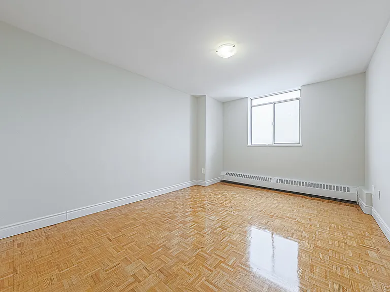 105 Rowena Dr — Photo 18