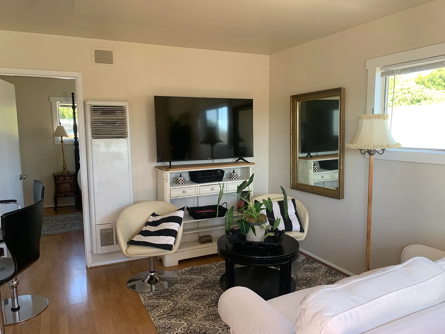 1 bed, 1.0 bath, $3,500 — Photo 3