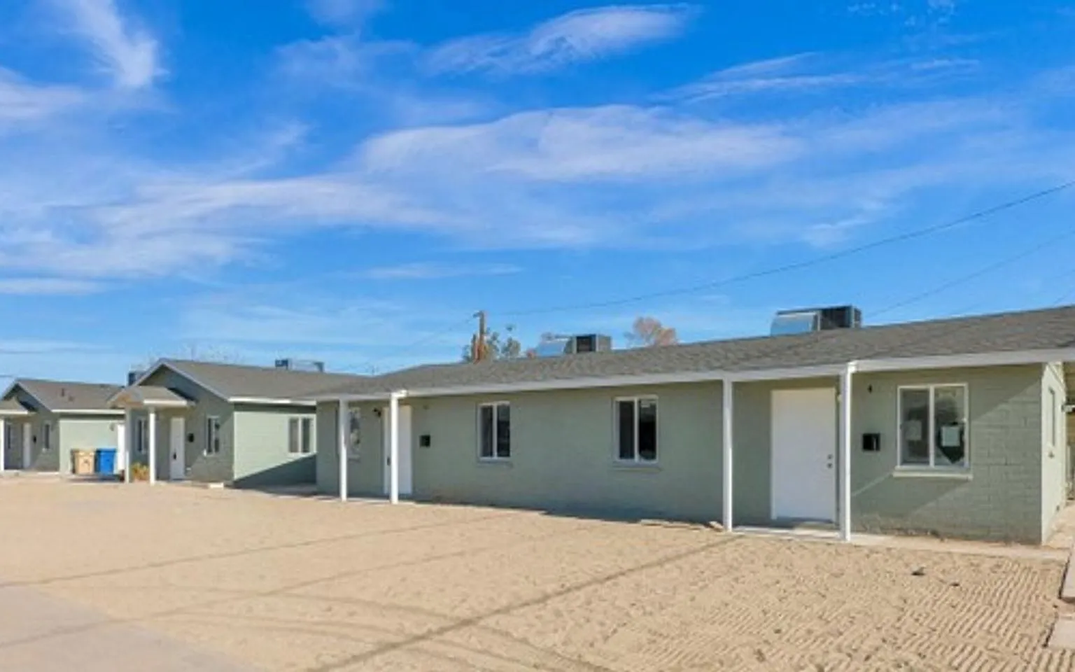 Newly Renovated 2 Bedroom, 1 Bath, with Stainless Appliances! — Photo 2