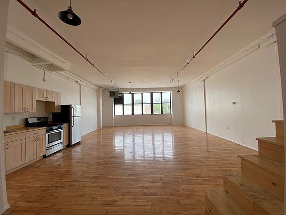 4th image of 47 Thames St #306A