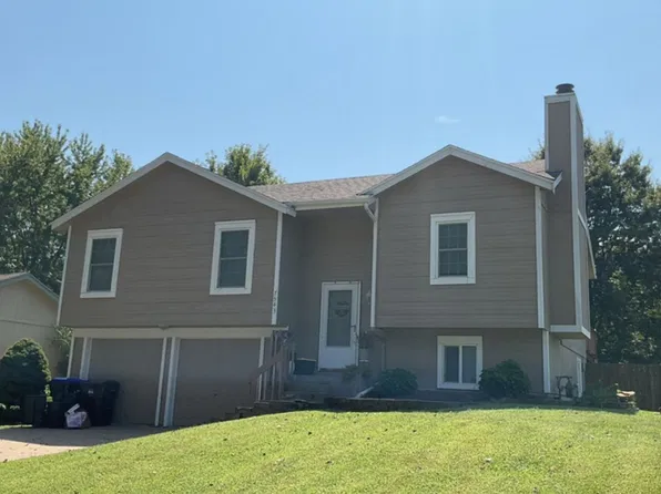 7543 SW 25th St, Topeka, KS 66614