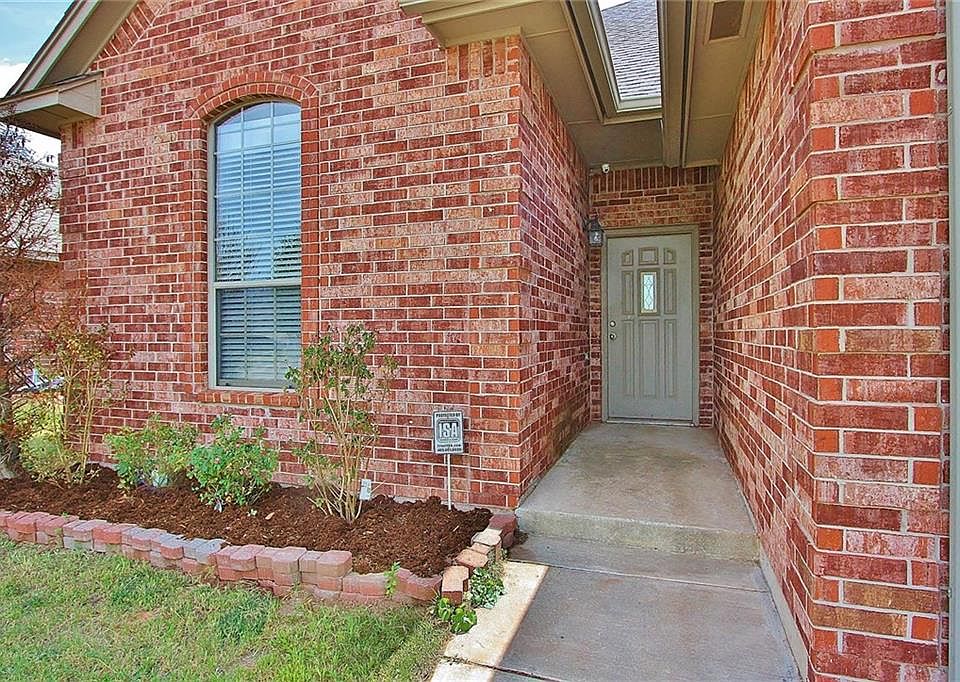 1st image of 624 E Linden Ln
