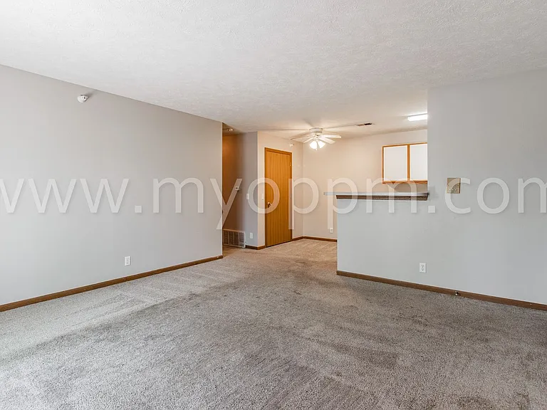 8003 S 48th St — Photo 4