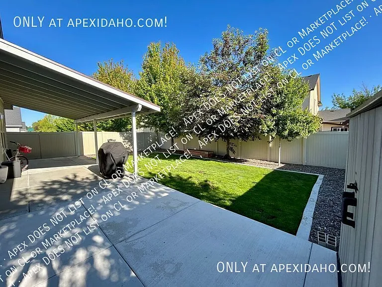 1354 E Argence St — Photo 32