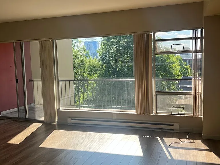 2020 Building — Photo 26