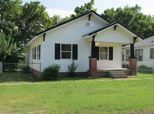 609 W 8th St, Ada, OK 74820
