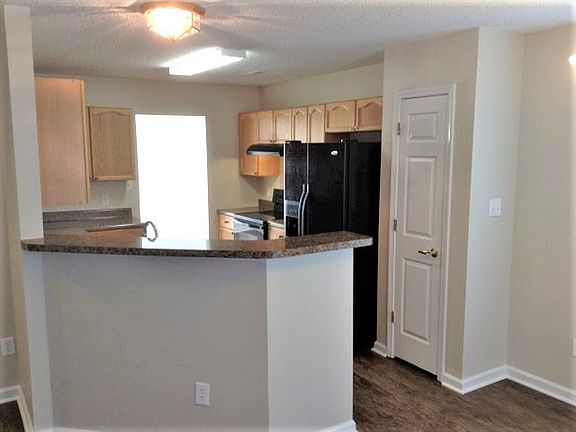 5th image of 6515 Goldenblush Cres