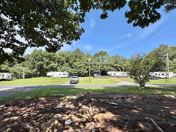 3rd image of 400-417 Bull Bayou Rd