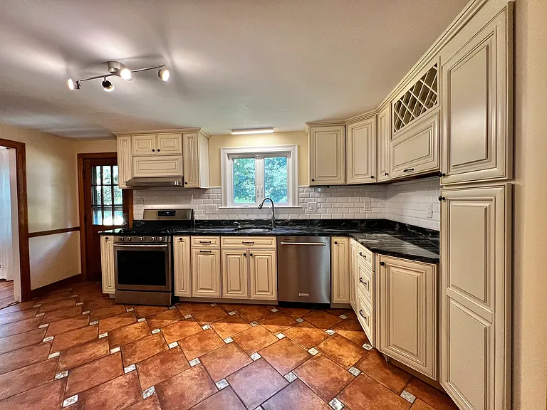 85 Alba Rd — Photo 8